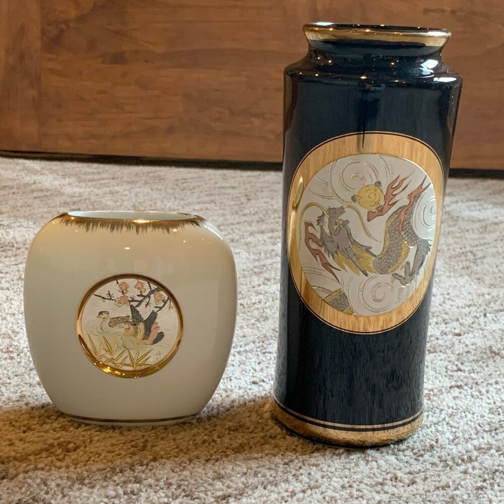 VINTAGE JAPANESE ART OF CHOKIN, 2 PCS. BLACK VASE, WHITE VASE, GOLD TRIMMED